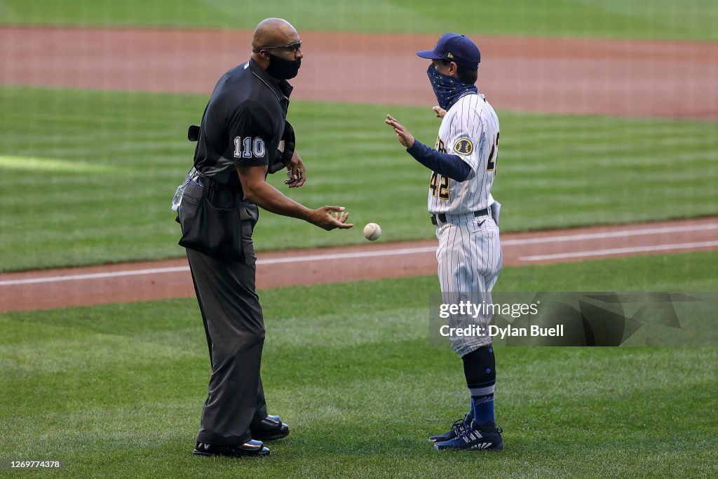 Pittsburgh Pirates  v Milwaukee Brewers