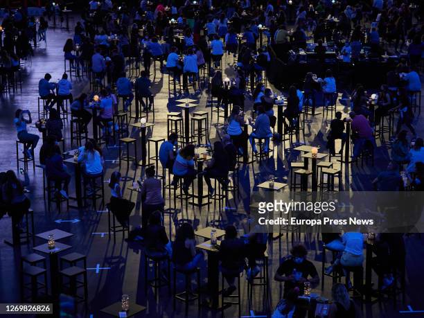 Attendees at the concert by singer Lola Indigo at the Navarra Arena pavilion that has opened the Anaim Club Fest, which will take other artists such...