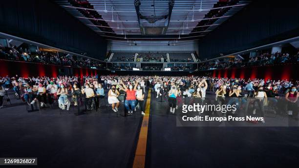 Attendees at the concert by singer Lola Indigo at the Navarra Arena pavilion that has opened the Anaim Club Fest, which will take other artists such...