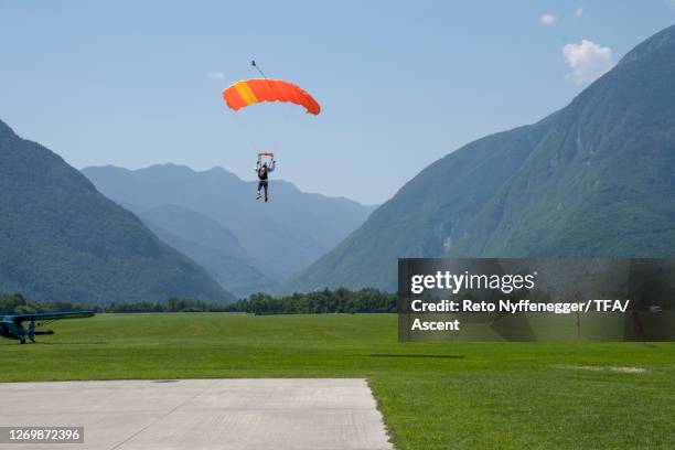 Open Parachute 1,440 Open Parachute Stock Photos, High-Res Pictures, and Images ...