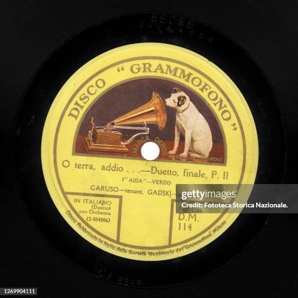 Rpm record label for "La Voce del Padrone". "Aida" by Giuseppe Verdi, 'o Terra Addio ...' final duet. Enrico Caruso tenor, Johanna Gadski soprano;...