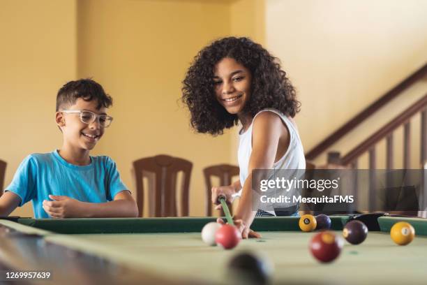 Neil Playing Pool Billiards Aiming Photos and Premium High Res Pictures - Getty Images