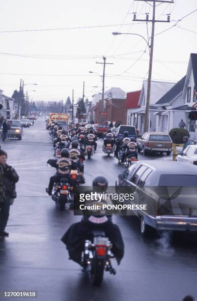 Hells Angels lors des obsèques de leur chef dans une rue de Montreal le 28 février 1996, Canada
