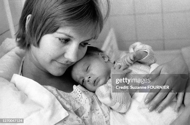 Jeune maman avec son bébé.