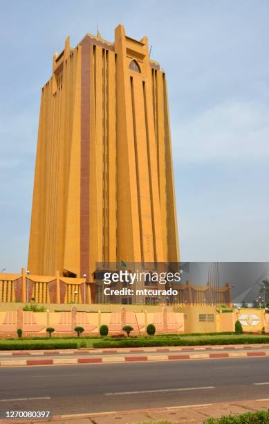 bamako, mali: central bank of west african states - bceao, issues the west african cfa franc, main facade on october 22 blvd - neo-sudanic architecture - central bank of west african states stock pictures, royalty-free photos & images