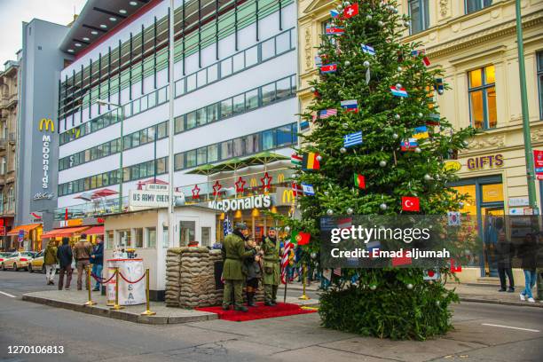 Checkp Point Charlie Inages 112 House At Checkpoint Charlie Stock Photos, High-Res Pictures, and ...