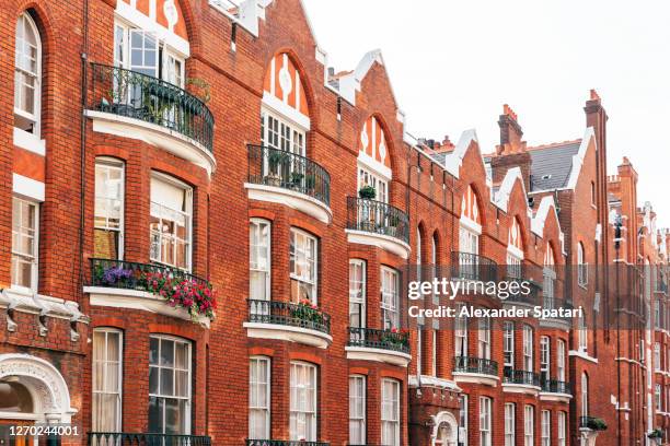 townhouses in mayfair, london, uk - marylebone photos et images de collection