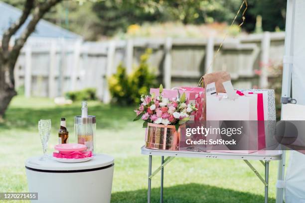 baby showers gifts - outdoor baby shower stock pictures, royalty-free photos & images