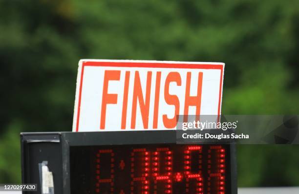 finish line sign and clock - stadium screen stock pictures, royalty-free photos & images