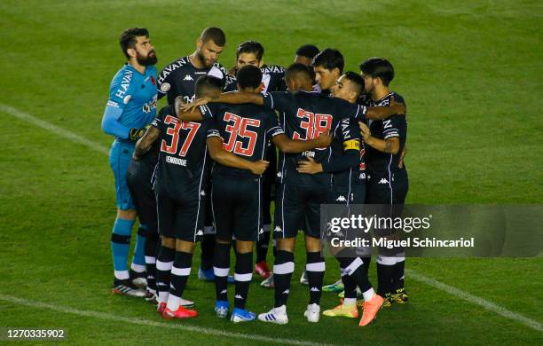 Vasco team players pray before a match between Santos and Vasco as part of Brasileirao Series A 2020 at Vila Belmiro Stadium on September 02, 2020 in...