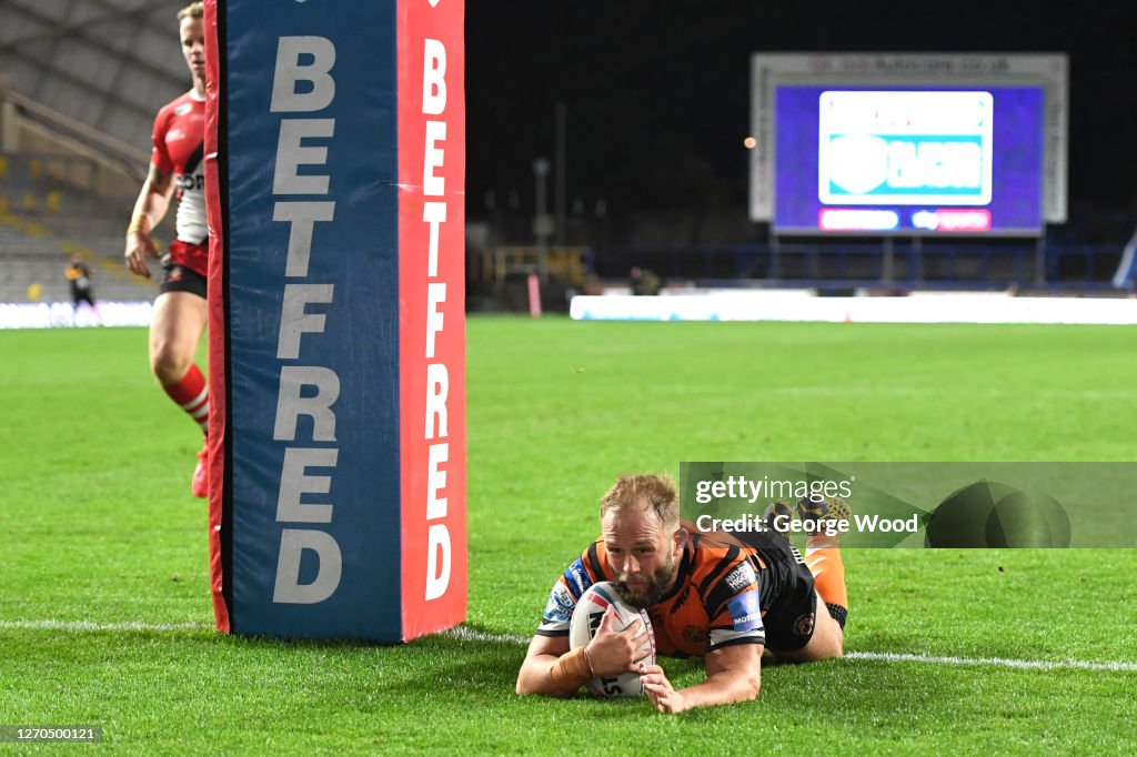 Salford Red Devils v Castleford Tigers - Betfred Super League