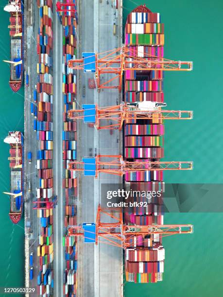 aerial view of container cargo ship logistics - singapore port stock pictures, royalty-free photos & images