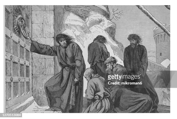old engraved illustration of kneeling henry iv the german emperor doing penance before the pope's door at canossa. - apostolic palace 個照片及圖片檔