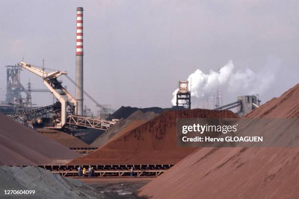 Mine et aciérie, aout 1974, Tarente, Les Pouilles, Italie.