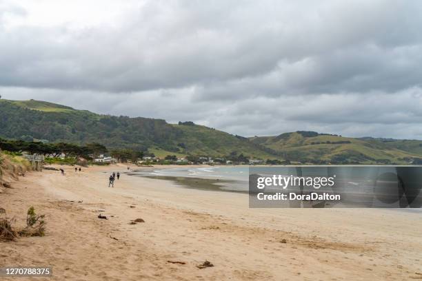 the beach view of apollo bay - great ocean road, victoria, australia - lorne stock pictures, royalty-free photos & images