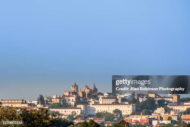 the skyline of the city of evora, capital of portugal's alentejo region - alentejo photos et images de collection