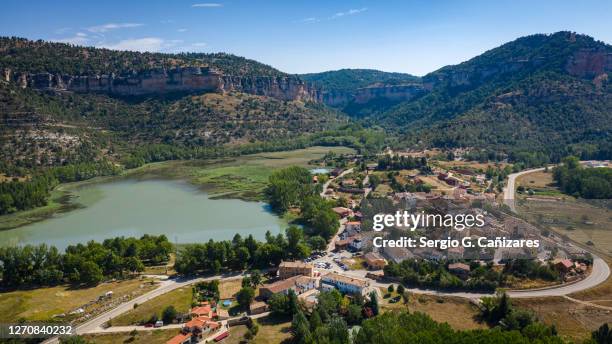 pueblo de uña, cuenca - escarpado fotografías e imágenes de stock