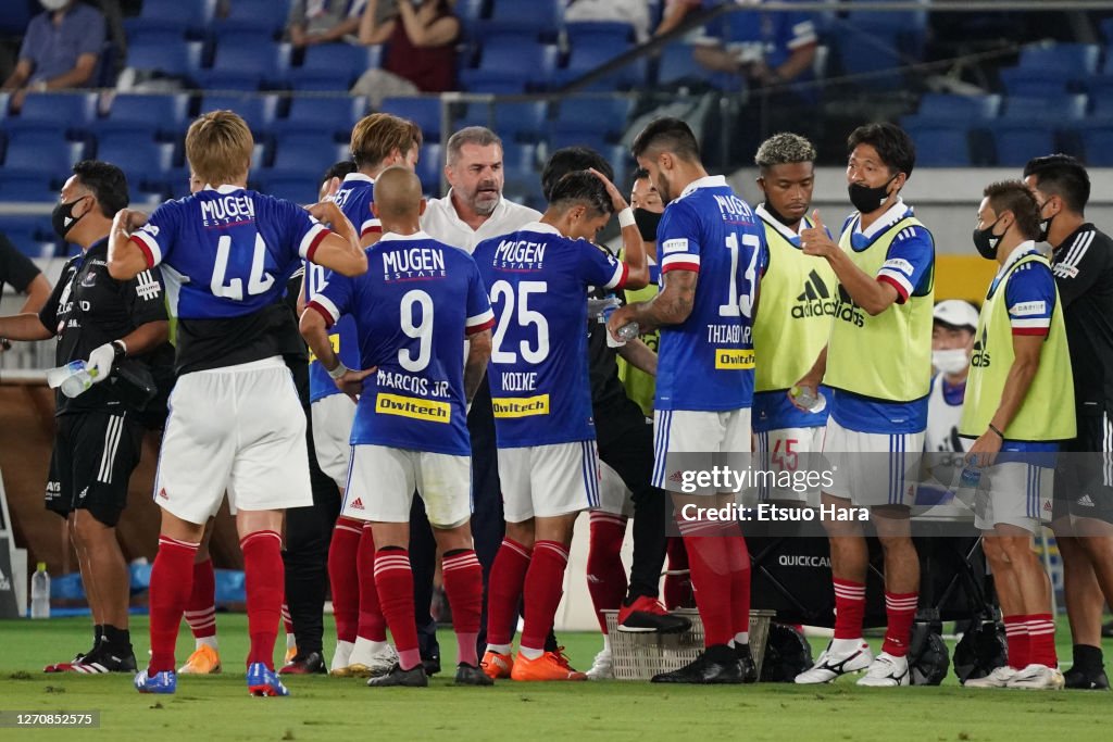 Yokohama F.Marinos v Kawasaki Frontale - J.League Meiji Yasuda J1