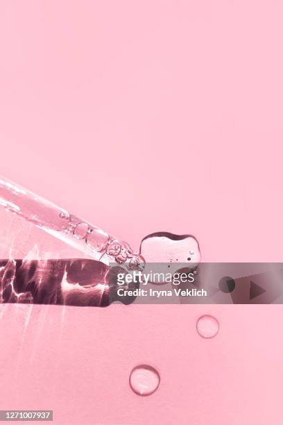 cosmetics concept with pipette with fluid hyaluronic acid. - 血清樣本 個照片及圖片檔