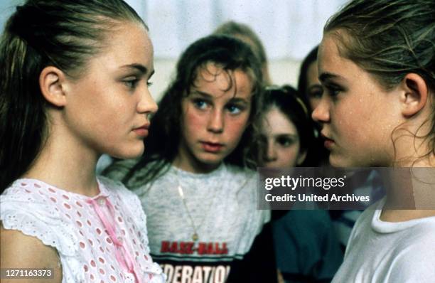 Deutschland 1993 / Joseph Vilsmaier Zwei elfjährige Mädchen begegnen sich im Ferienlager und entdecken, daß sie Zwillingsschwestern sind. Szene mit...
