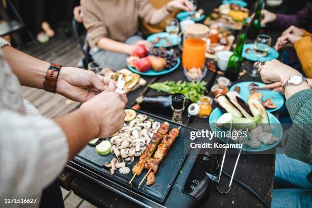 Friends Over 984 Inviting Friends Over Stock Photos, High-Res Pictures, and Images ...