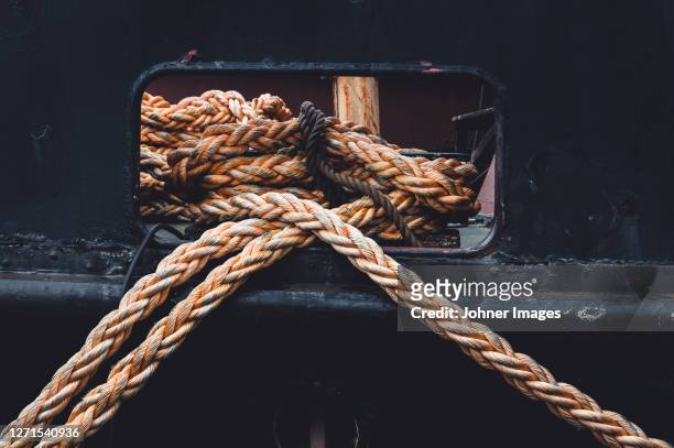 close-up of tied rope - göteborg stock-fotos und bilder