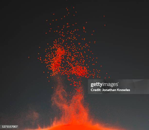 orange bead explosion - london spring stockfoto's en -beelden