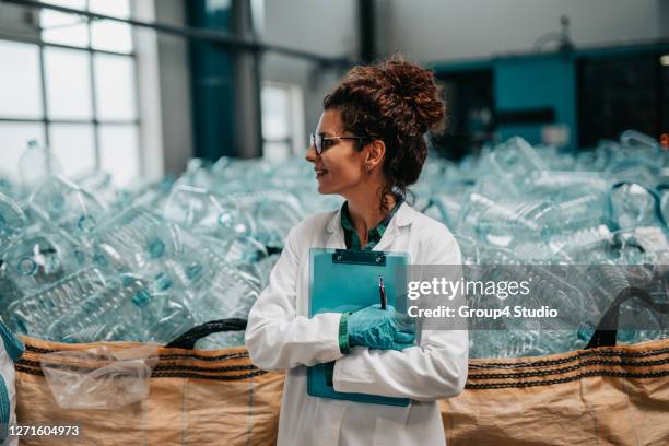 bottelarij - recycling stockfoto's en -beelden