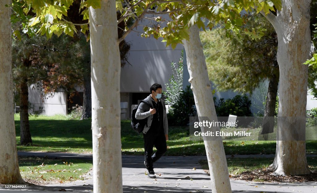 UNLV Holds Hybrid In-Person And Remote Classes Amid COVID-19 Pandemic