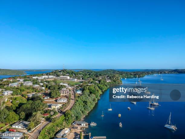 aerial drone photograph of the town of neiafu, vava'u island, kingdom of tonga - isole vavau foto e immagini stock