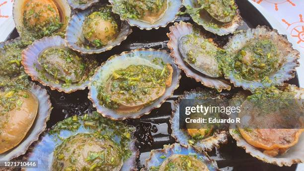 cooked limpets - limpet fotografías e imágenes de stock