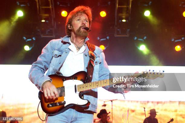 Ronnie Dunn of Brooks and Dunn performs during the band's "Deuces Wild" tour at Shoreline Amphitheatre on October 20, 2005 in Mountain View,...