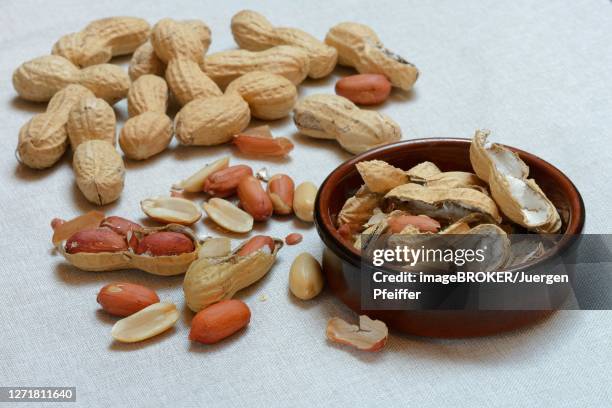 Sweet Peanuts Shell 28 Bowl Of Peanuts In Shell Stock Photos, High-Res Pictures, and Images ...