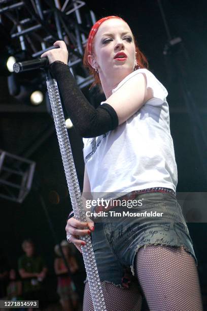 Shirley Manson of Garbage performs during KROQ's Inland Invasion 5 at Hyundai Pavilion on September 17, 2005 in Glen Helen, California.