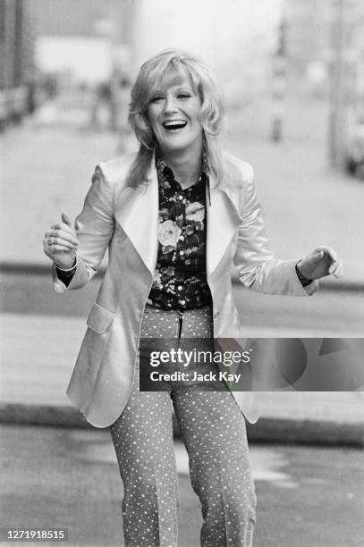 English singer Dusty Springfield , UK, 18th December 1972. She is holding a press conference in London to announce that she has just sued the 'Talk...