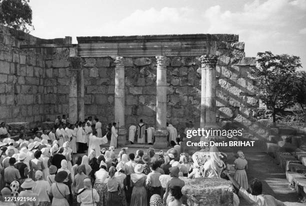 Messe dans la synagogue de Capharnaüm, Israël.