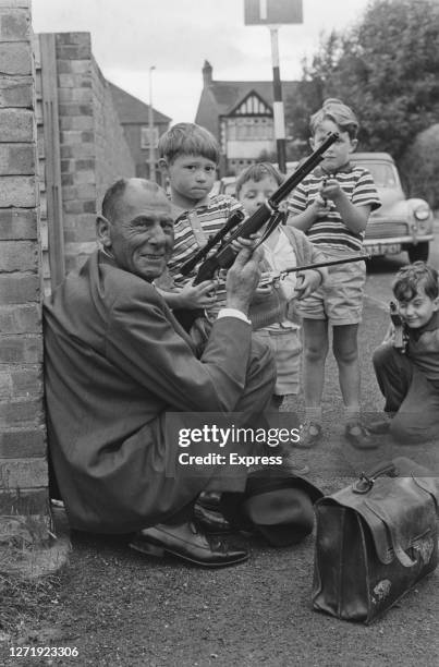 George Potchett Machine Gun Inventor Photos and Premium High Res Pictures - Getty Images