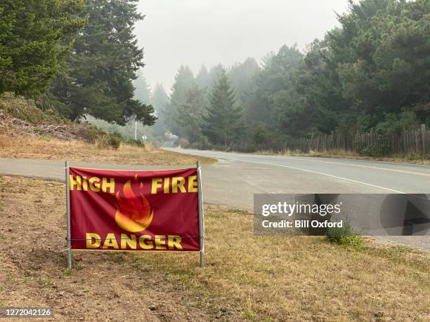 Wildfire Risk Sign Fire Risk Sign Photos and Premium High Res Pictures - Getty Images