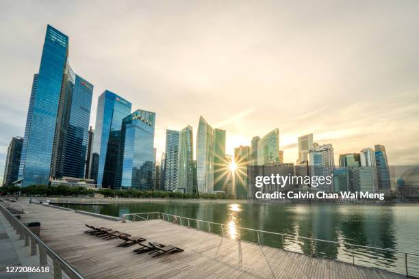 singapore marina bay financial center - singapore skyline stockfoto's en -beelden
