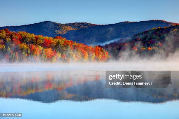 autumn in killington, vermont - green mountain range stock pictures, royalty-free photos & images