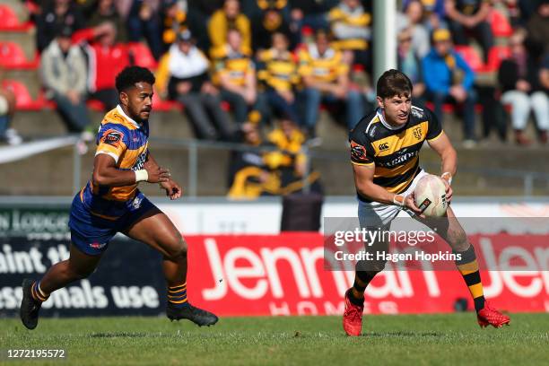 Beauden Barrett of Taranaki in action during the round 1 Mitre 10 Cup match between the Taranaki Bulls and Bay of Plenty Steamers at TET Stadium &...