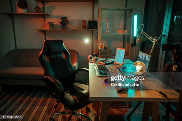 gaming room - computer mouse table stock pictures, royalty-free photos & images