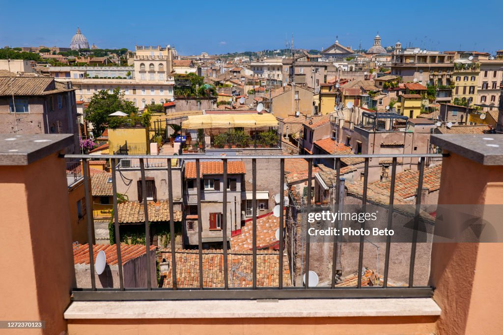 Toits Rouges Rome Les Toits De Rome Den Haut De La Place Campo De Fiori Photo - Getty Images