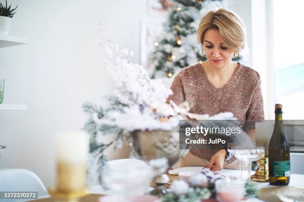 在家準備過耶誕節。 - merry christmas in armenian 個照片及圖片檔