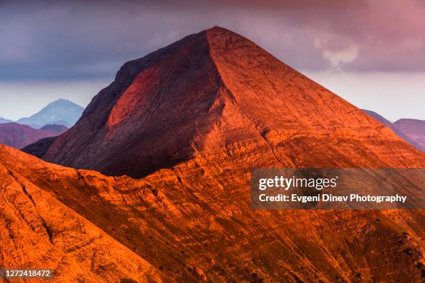Red Ridge Montains 17,040 Red Mountain Stock Photos, High-Res Pictures, and Images - Getty ...