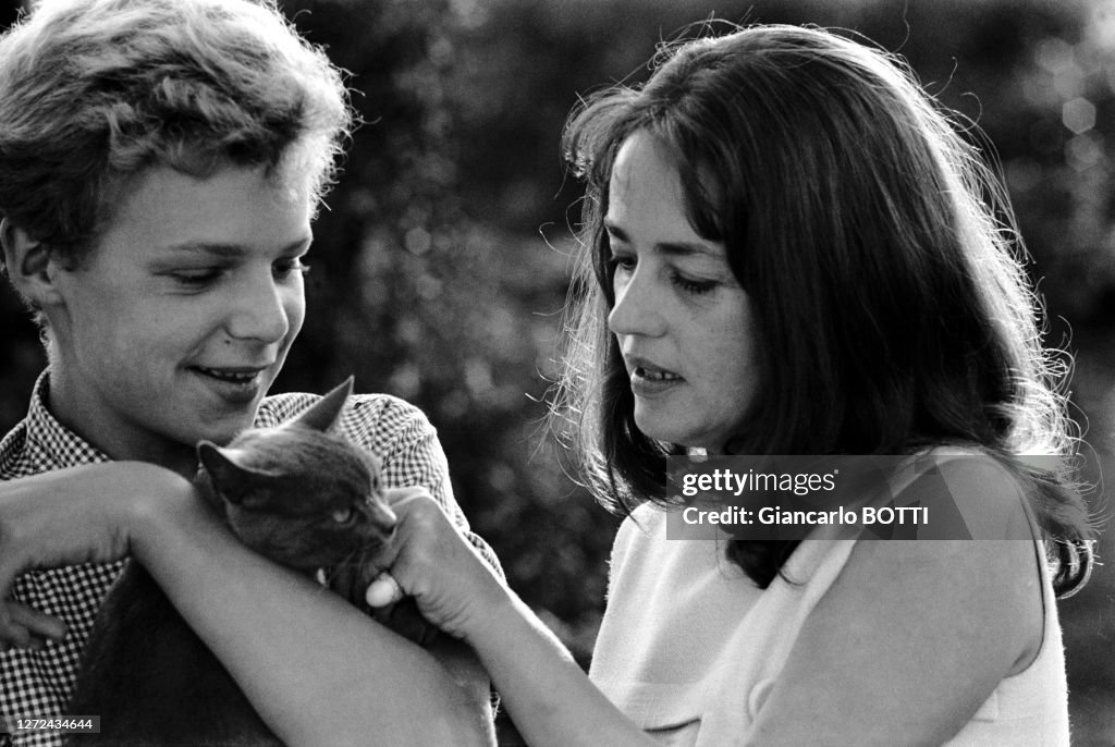 Jeanne Moreau avec son fils Jérôme, en juillet 1965. News Photo Getty Images Jeanne Moreau avec son fils Jérôme, en juillet 1965. News Photo Getty Images