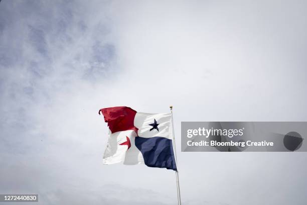 panama's national flag - bandera panameña fotografías e imágenes de stock