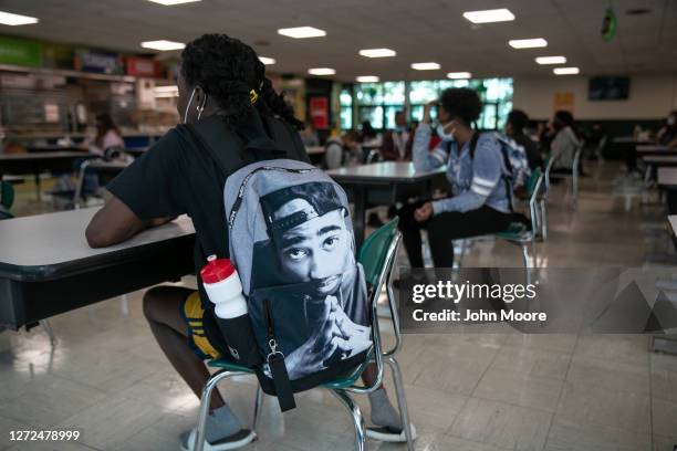 School Bag Rapper 2,293 Rapper Back Stock Photos, High-Res Pictures, and Images - Getty ...