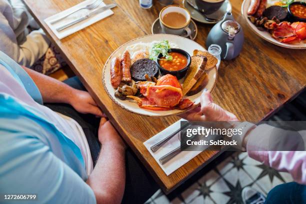 här är din frukost - engelsk frukost bildbanksfoton och bilder