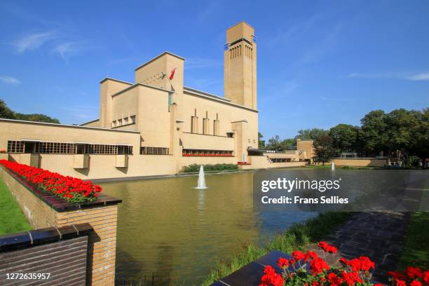 city hall in hilversum - ヒルバーサム ストックフォトと画像